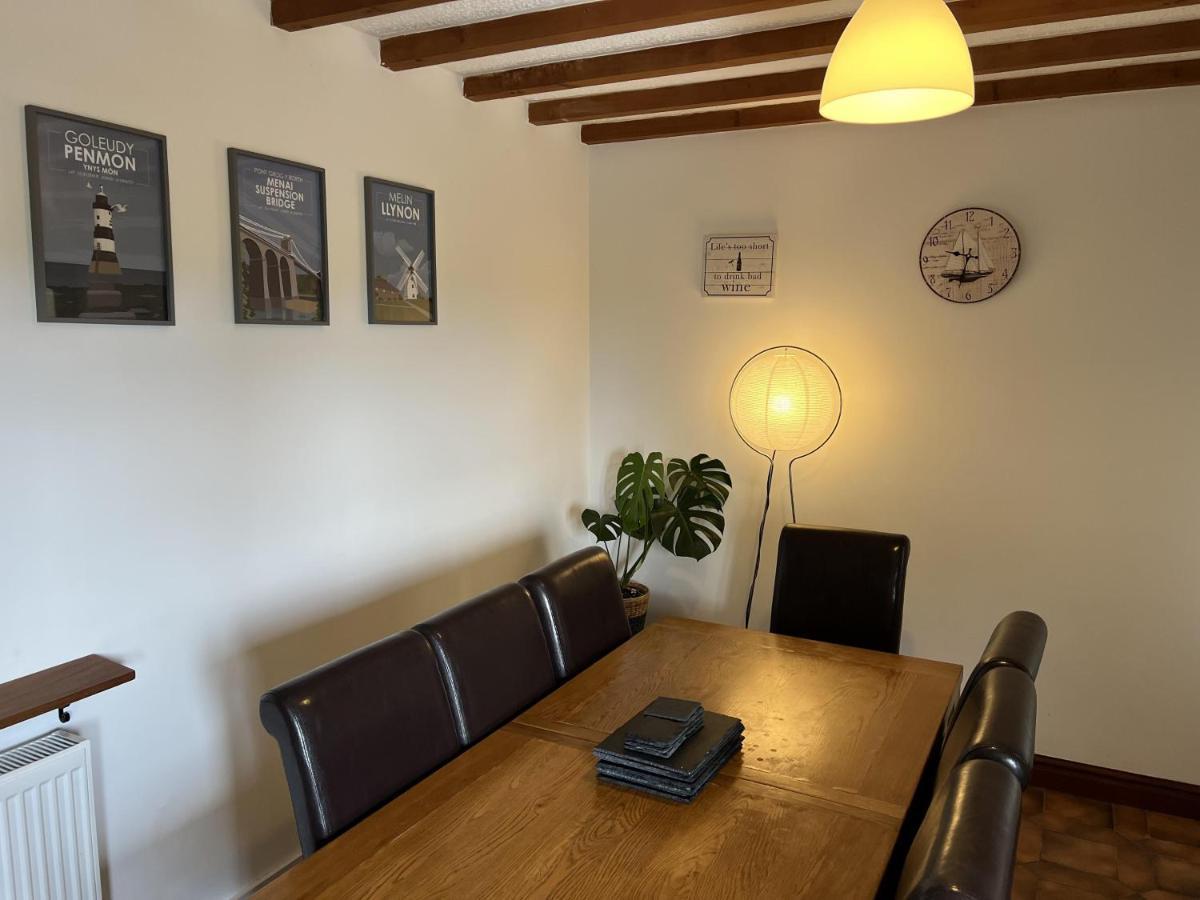 4 Bedroom Detached Farmhouse Mountain Views 보마리스 외부 사진