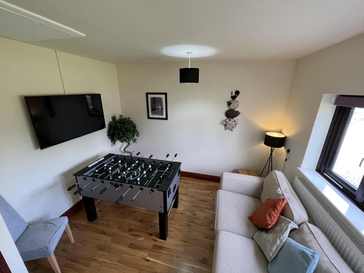 4 Bedroom Detached Farmhouse Mountain Views 보마리스 외부 사진