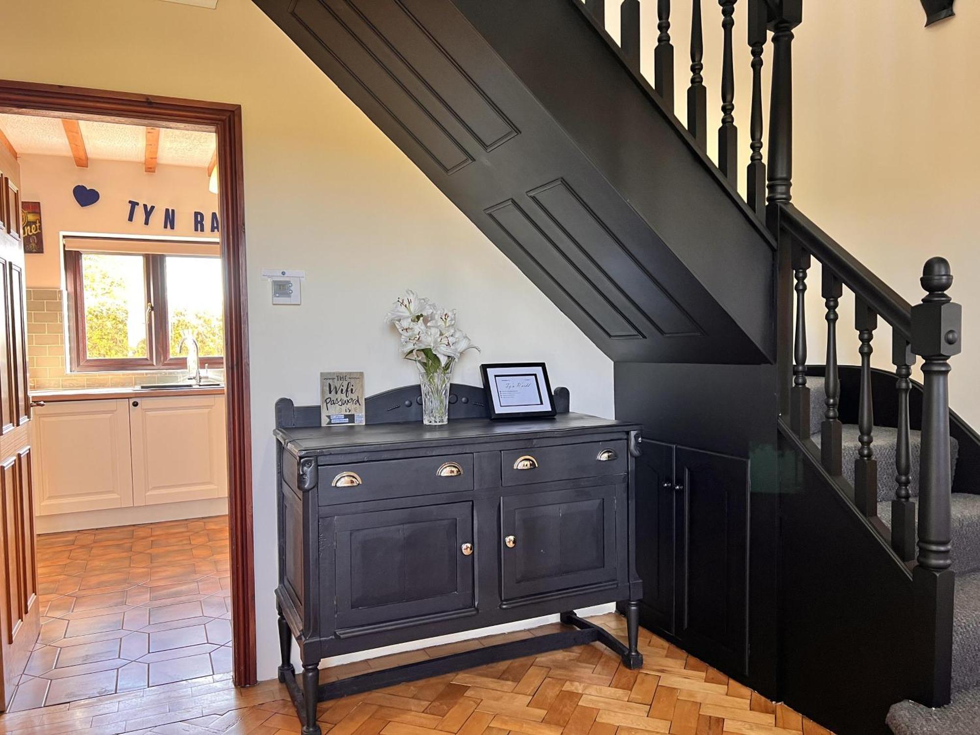 4 Bedroom Detached Farmhouse Mountain Views 보마리스 외부 사진